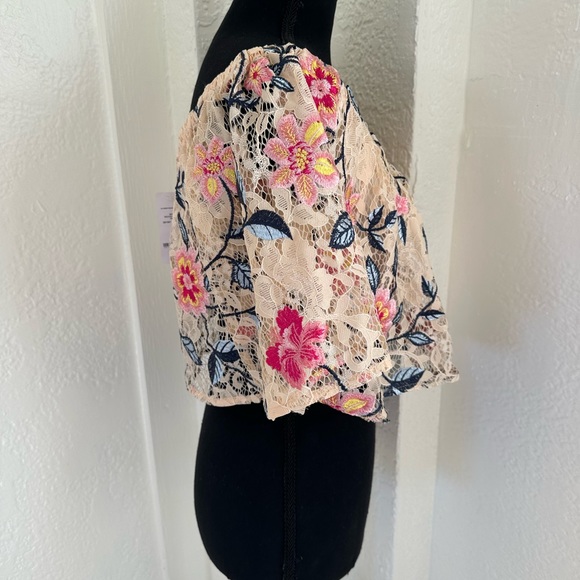 Off the Shoulder Crop Top - Picture 3 of 4